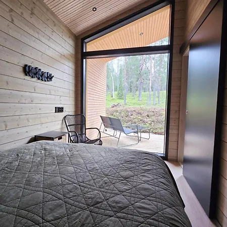 Sirius, Aekaeslompolo, Yllaes *