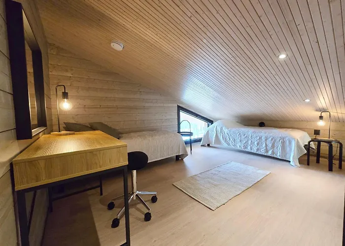 Sirius, Aekaeslompolo, Yllaes *