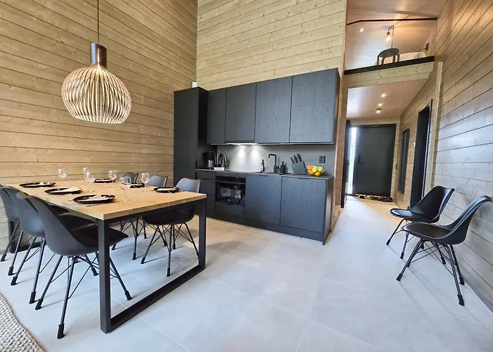 Sirius, Aekaeslompolo, Yllaes *